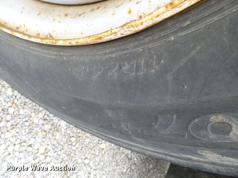 image for item DH7891 1990 Ford L8000 flatbed truck