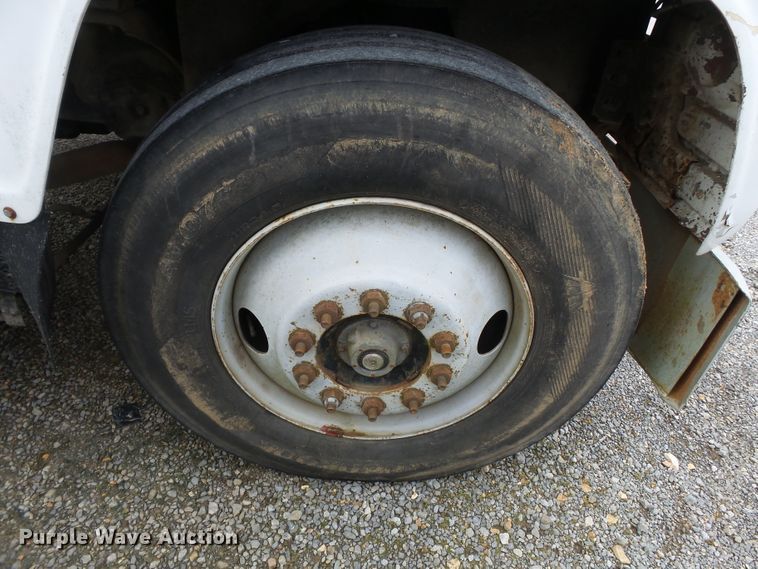 image for item DH7891 1990 Ford L8000 flatbed truck