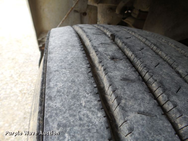 image for item DH7891 1990 Ford L8000 flatbed truck