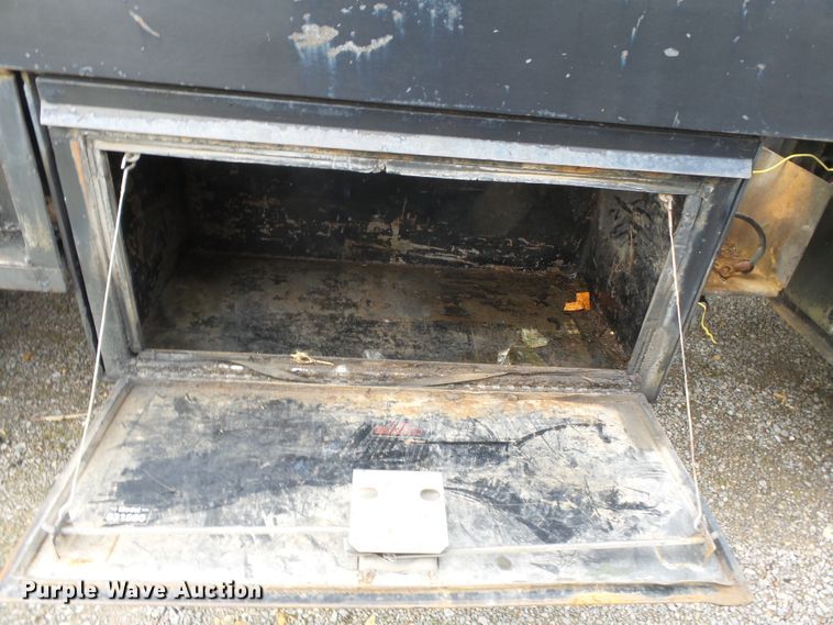 image for item DH7891 1990 Ford L8000 flatbed truck