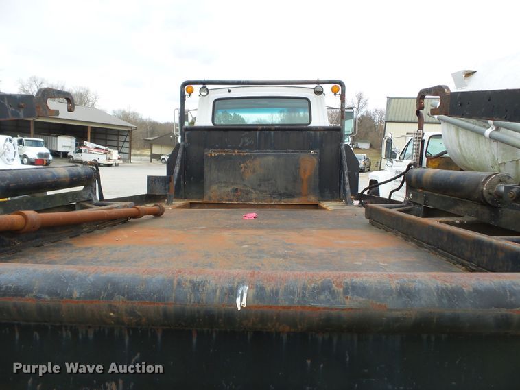 image for item DH7891 1990 Ford L8000 flatbed truck