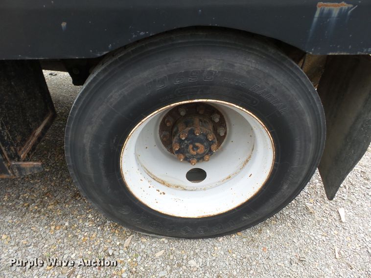 image for item DH7891 1990 Ford L8000 flatbed truck