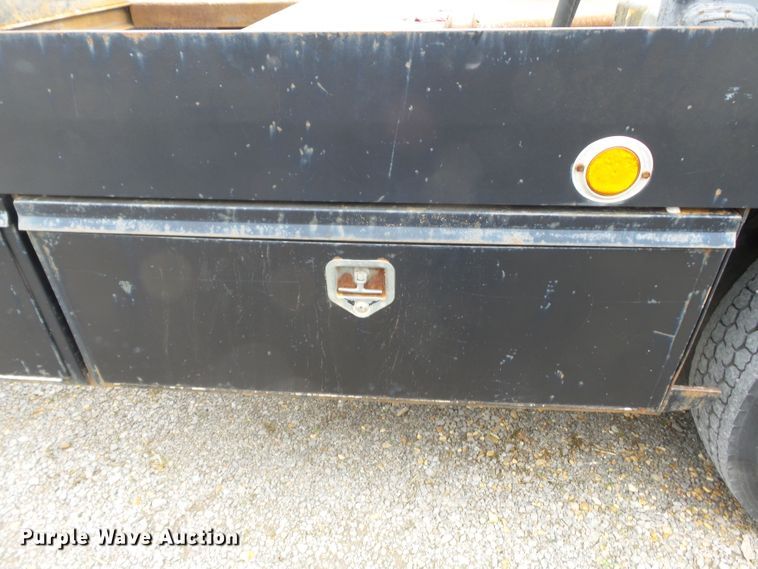 image for item DH7891 1990 Ford L8000 flatbed truck