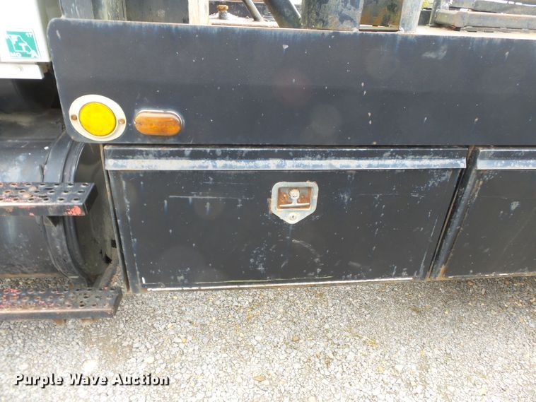 image for item DH7891 1990 Ford L8000 flatbed truck