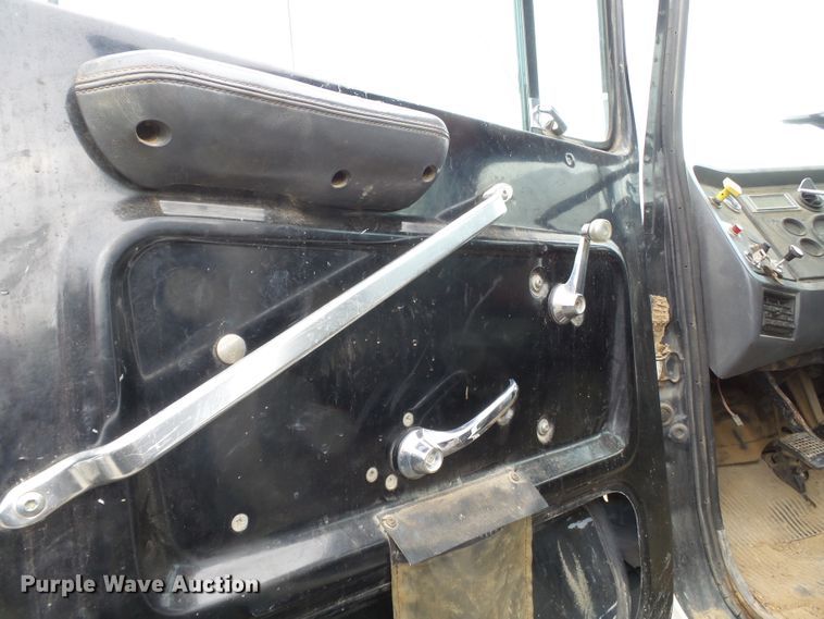 image for item DH7891 1990 Ford L8000 flatbed truck