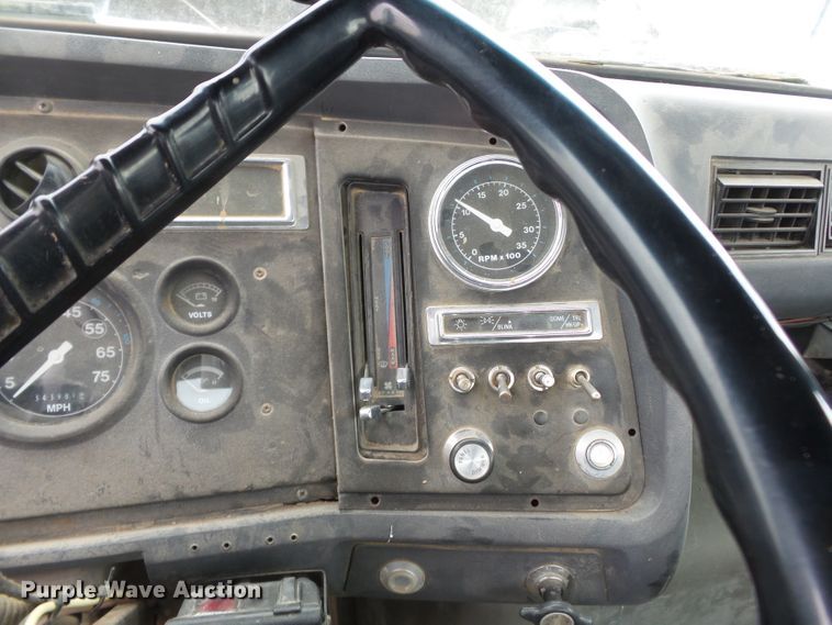 image for item DH7891 1990 Ford L8000 flatbed truck