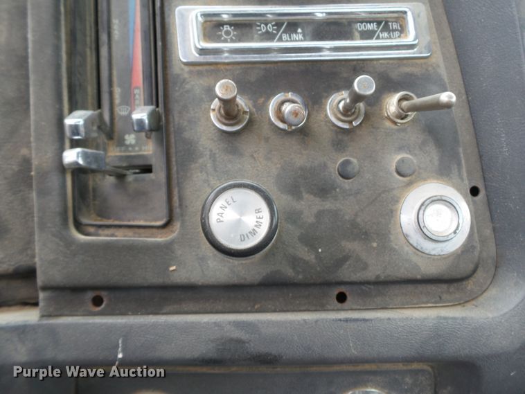 image for item DH7891 1990 Ford L8000 flatbed truck