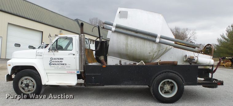 image for item DH7892 1988 Ford F700 sewer rodder truck
