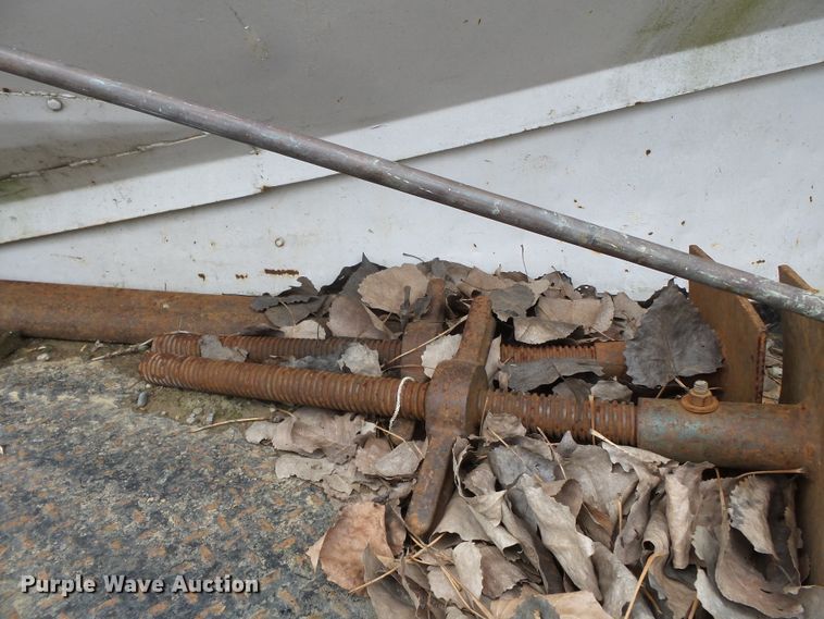 image for item DH7892 1988 Ford F700 sewer rodder truck