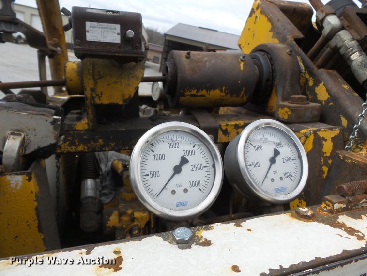 image for item DH7892 1988 Ford F700 sewer rodder truck