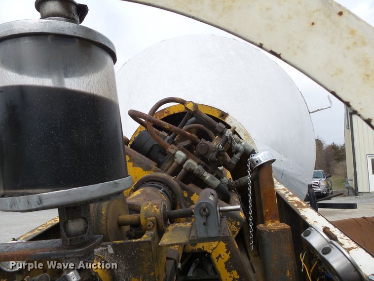 image for item DH7892 1988 Ford F700 sewer rodder truck