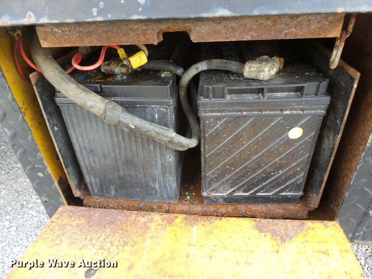 image for item DH7892 1988 Ford F700 sewer rodder truck