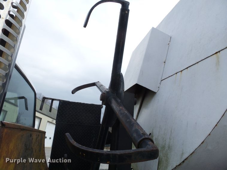 image for item DH7892 1988 Ford F700 sewer rodder truck