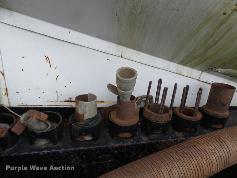 image for item DH7892 1988 Ford F700 sewer rodder truck