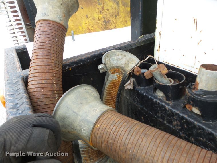 image for item DH7892 1988 Ford F700 sewer rodder truck