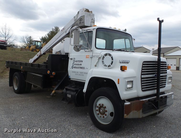image for item DH7893 1987 Ford L8000 crane truck