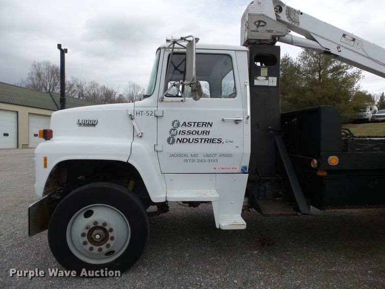 image for item DH7893 1987 Ford L8000 crane truck