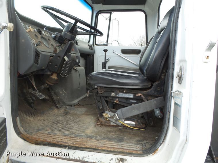 image for item DH7893 1987 Ford L8000 crane truck