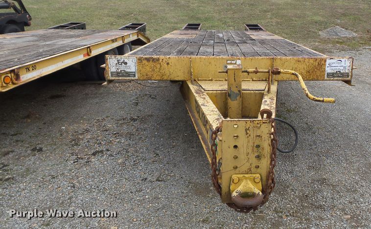 image for item DH7894 2002 Trail King TK20-2400 equipment trailer