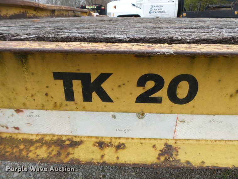 image for item DH7894 2002 Trail King TK20-2400 equipment trailer