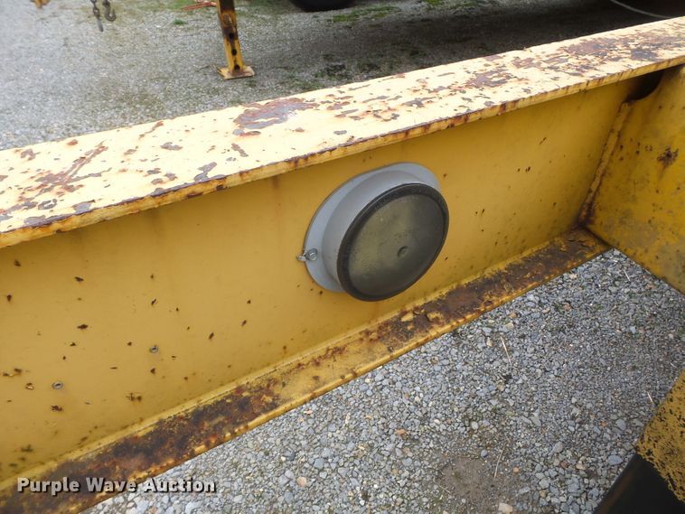 image for item DH7894 2002 Trail King TK20-2400 equipment trailer