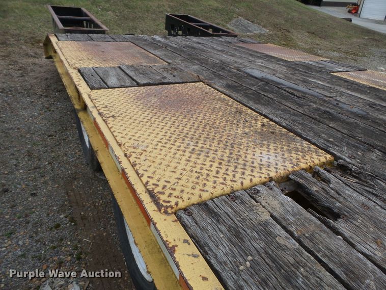 image for item DH7894 2002 Trail King TK20-2400 equipment trailer