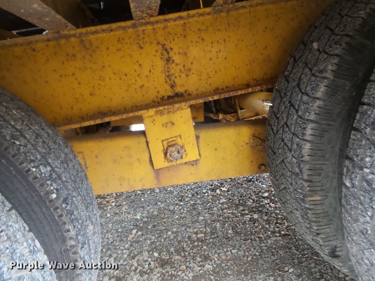 image for item DH7894 2002 Trail King TK20-2400 equipment trailer