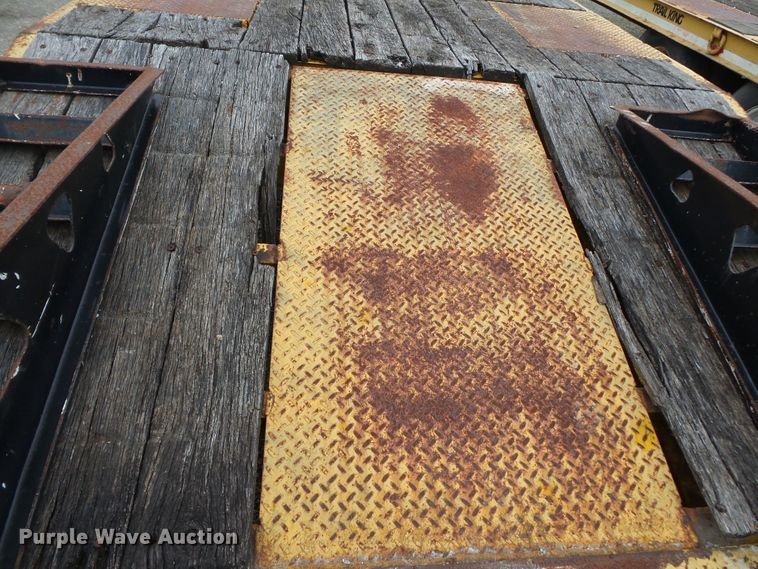 image for item DH7894 2002 Trail King TK20-2400 equipment trailer