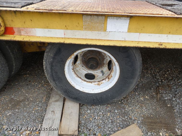 image for item DH7894 2002 Trail King TK20-2400 equipment trailer