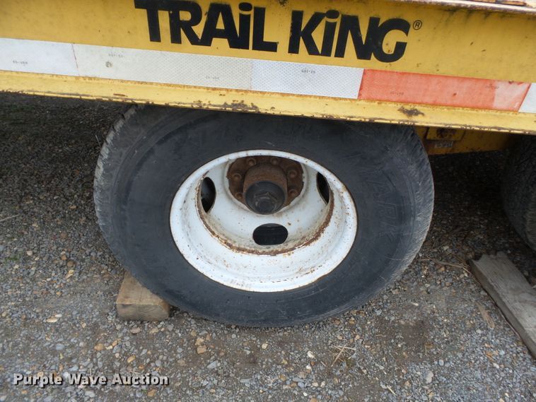image for item DH7894 2002 Trail King TK20-2400 equipment trailer
