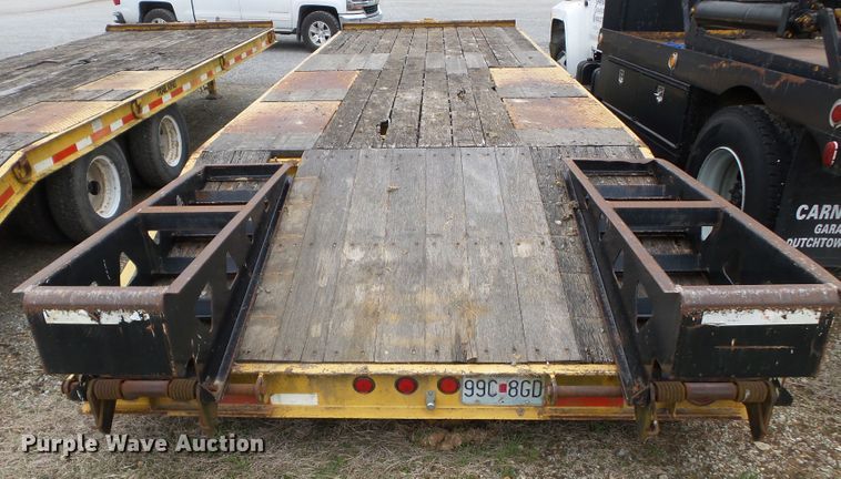 image for item DH7895 2002 Trail King TK20-2400 equipment trailer