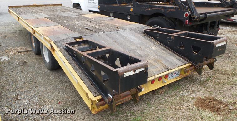 image for item DH7895 2002 Trail King TK20-2400 equipment trailer