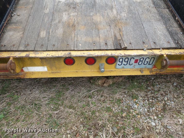 image for item DH7895 2002 Trail King TK20-2400 equipment trailer