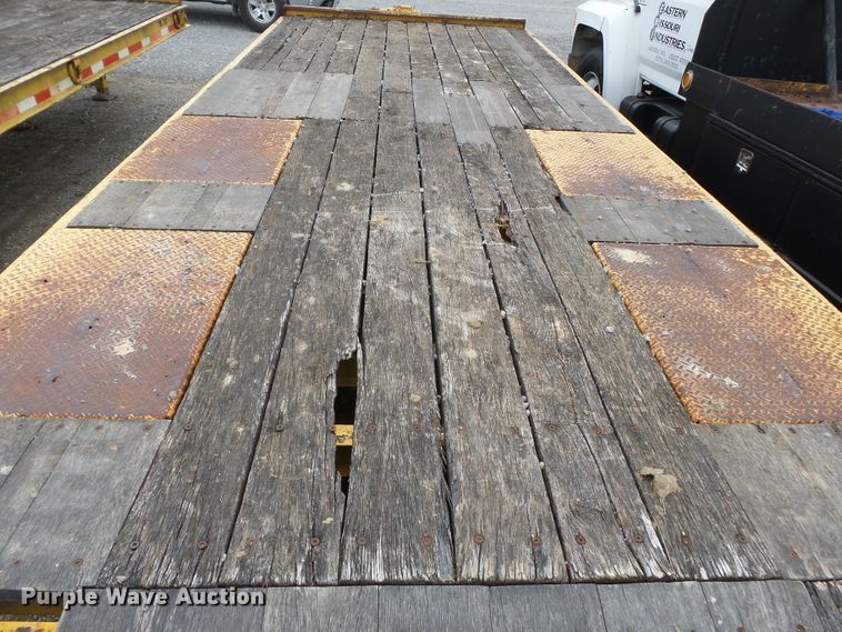 image for item DH7895 2002 Trail King TK20-2400 equipment trailer