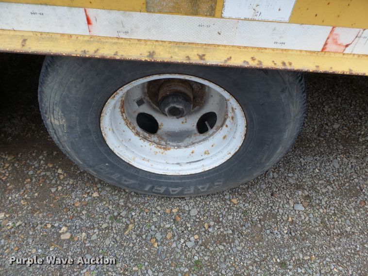 image for item DH7895 2002 Trail King TK20-2400 equipment trailer