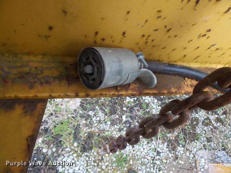 image for item DH7896 2002 Trail King TK20-2400 equipment trailer