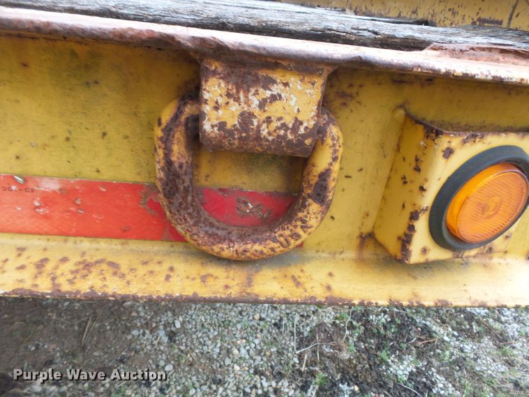 image for item DH7896 2002 Trail King TK20-2400 equipment trailer