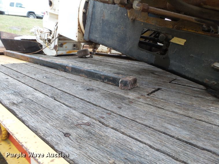 image for item DH7896 2002 Trail King TK20-2400 equipment trailer