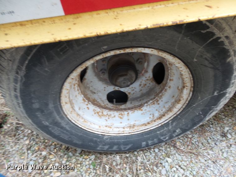 image for item DH7896 2002 Trail King TK20-2400 equipment trailer