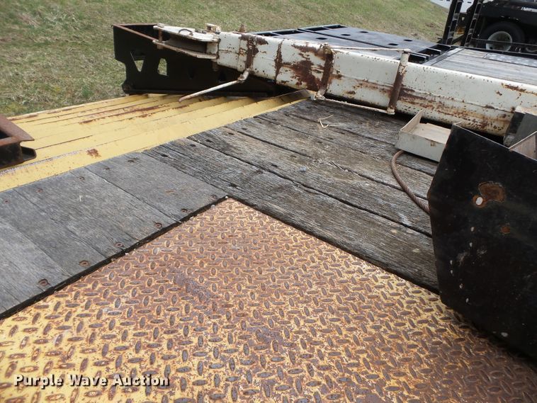 image for item DH7896 2002 Trail King TK20-2400 equipment trailer