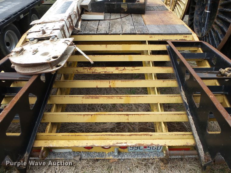 image for item DH7896 2002 Trail King TK20-2400 equipment trailer