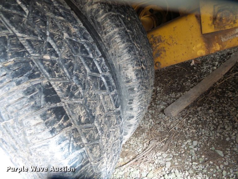 image for item DH7896 2002 Trail King TK20-2400 equipment trailer