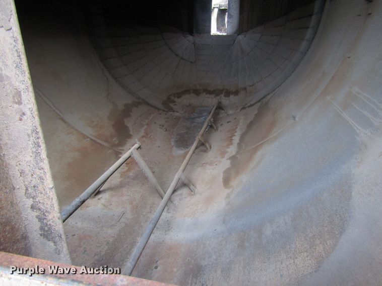 image for item DH8353 Havens asphalt silo