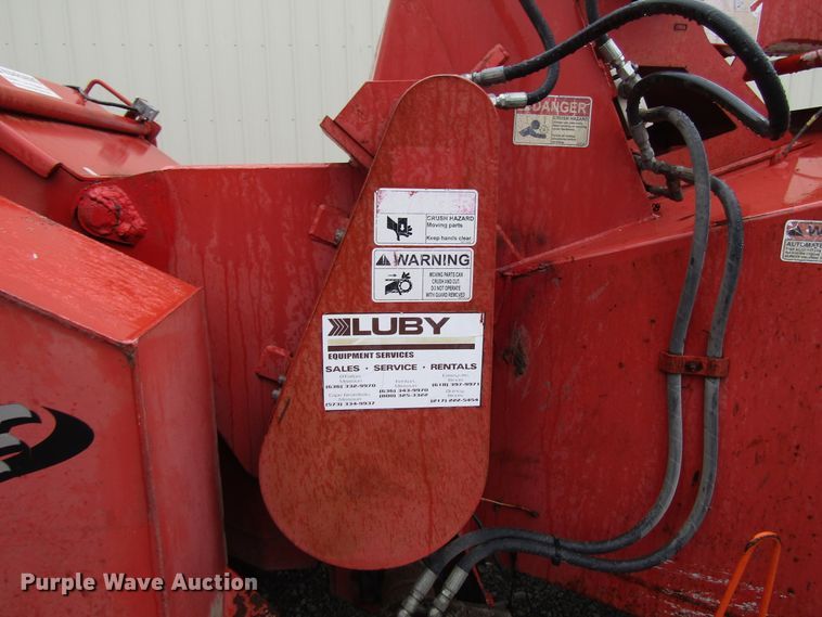 image for item DH8440 2006 Morbark Hurricane 18 wood chipper