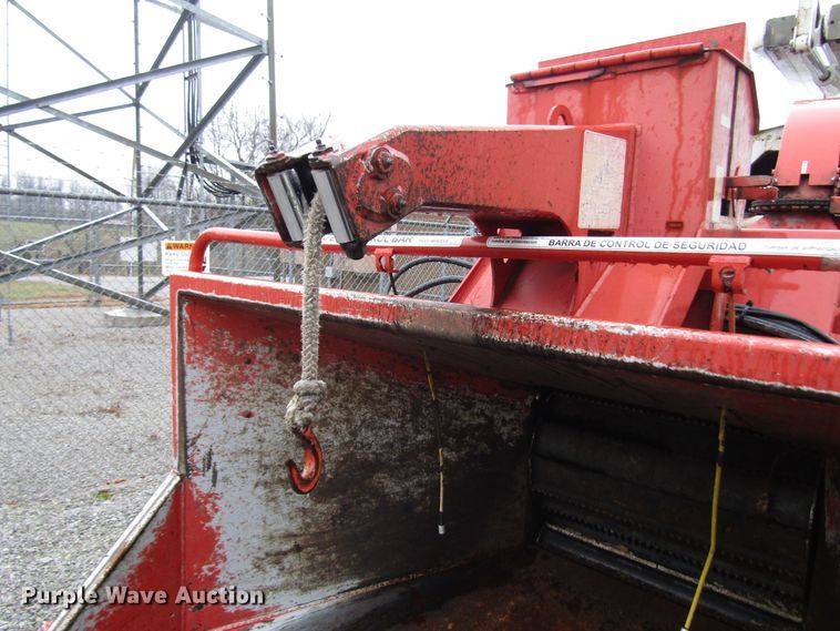 image for item DH8440 2006 Morbark Hurricane 18 wood chipper