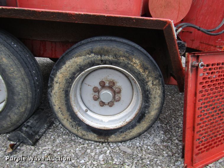 image for item DH8440 2006 Morbark Hurricane 18 wood chipper