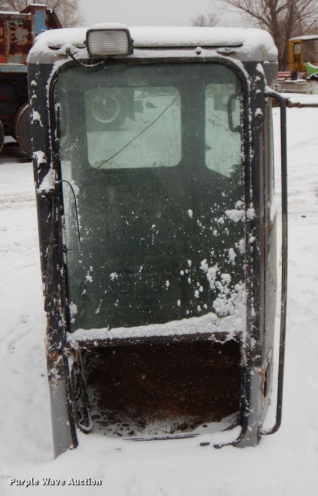 image for item DH8490 Galeo cab