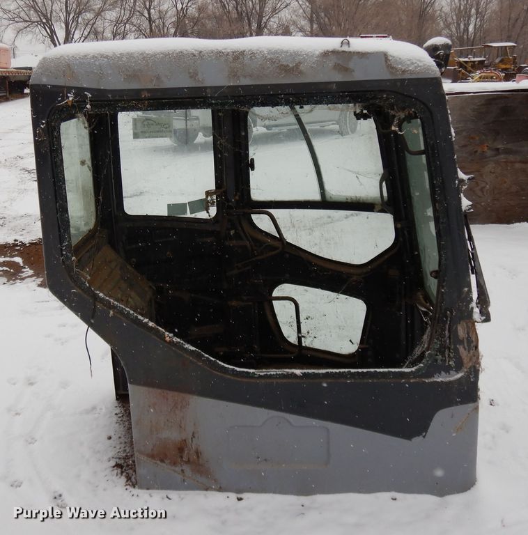 image for item DH8490 Galeo cab