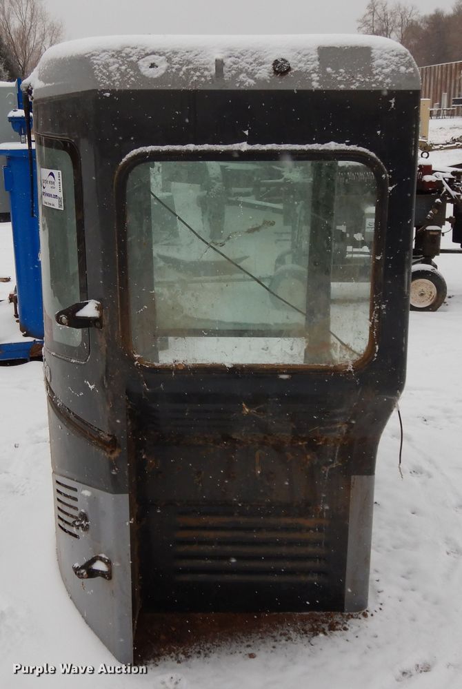 image for item DH8490 Galeo cab