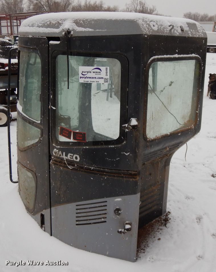 image for item DH8490 Galeo cab
